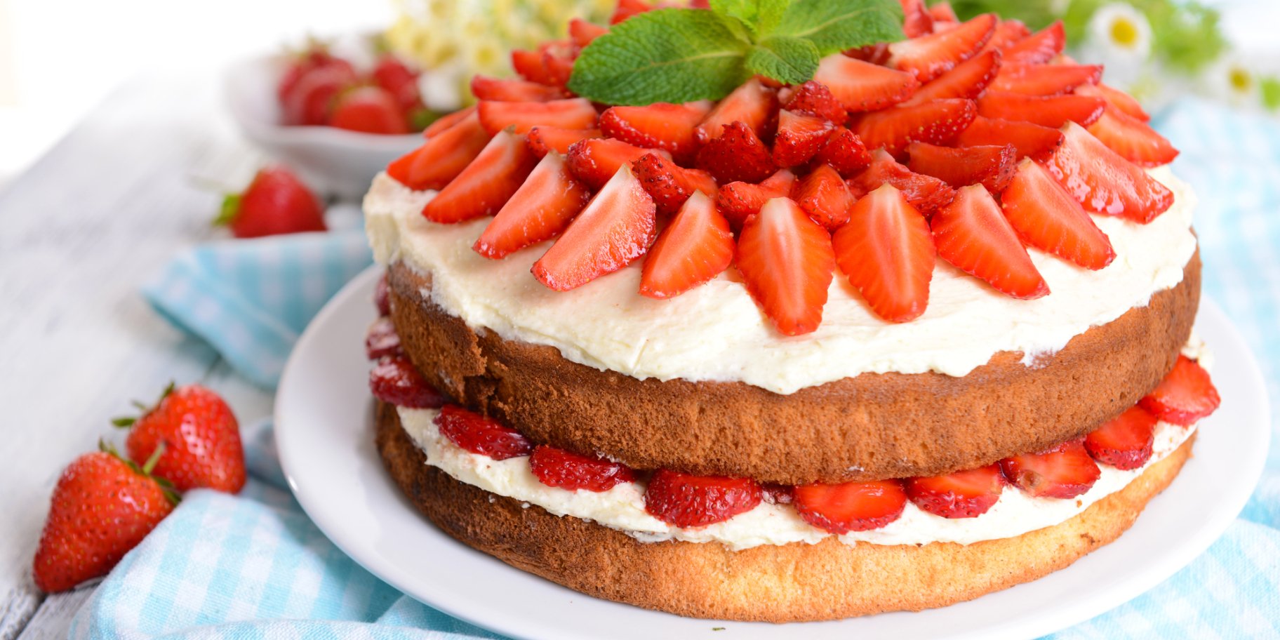 Торт с клубникой и маскарпоне.