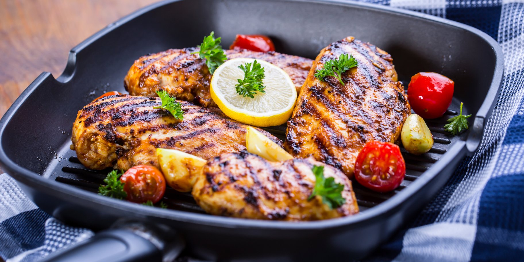 Курча барбекю на грилі