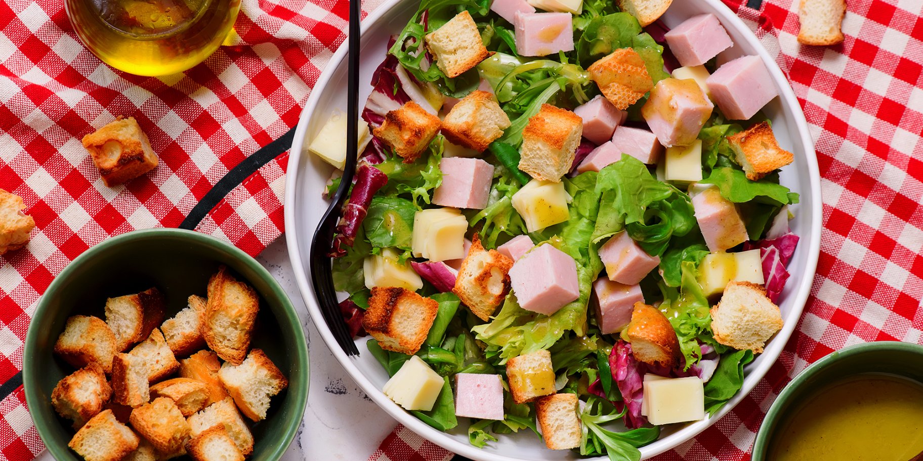 салат с ветчиной