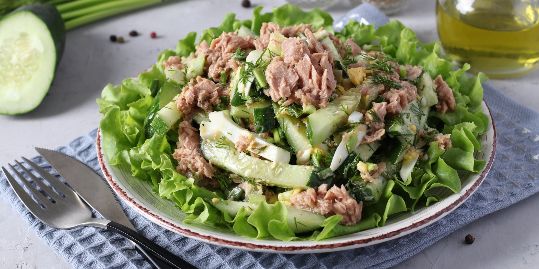 Салат з тунцем