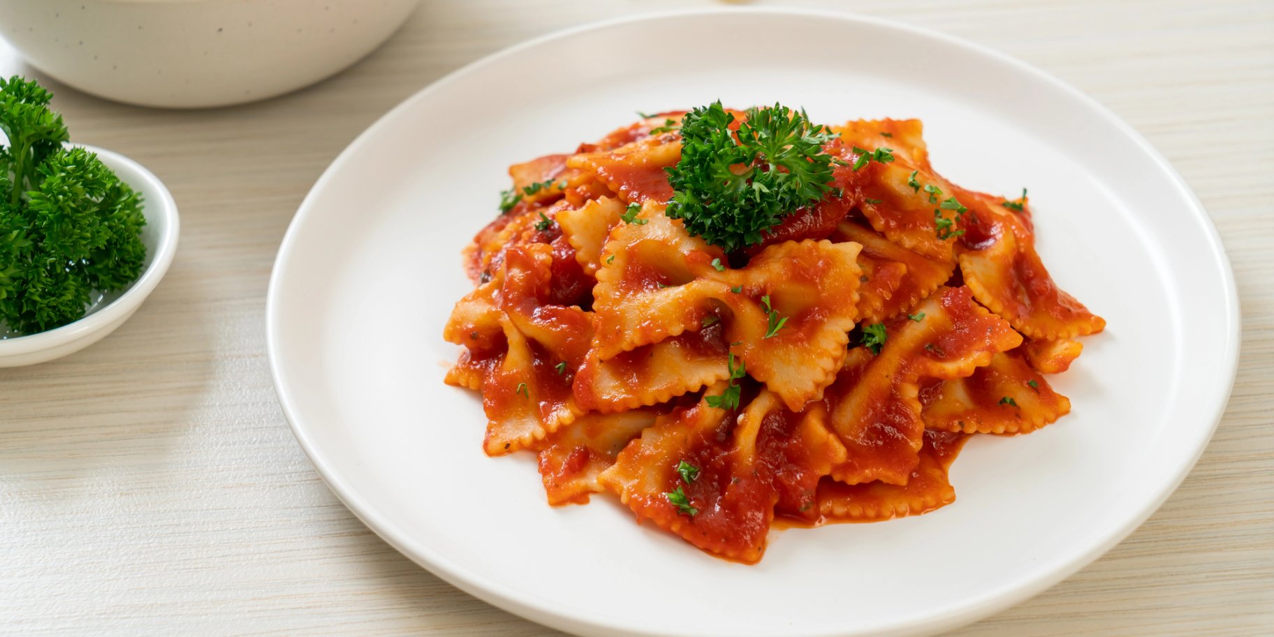 Паста з томатним песто та тунцем