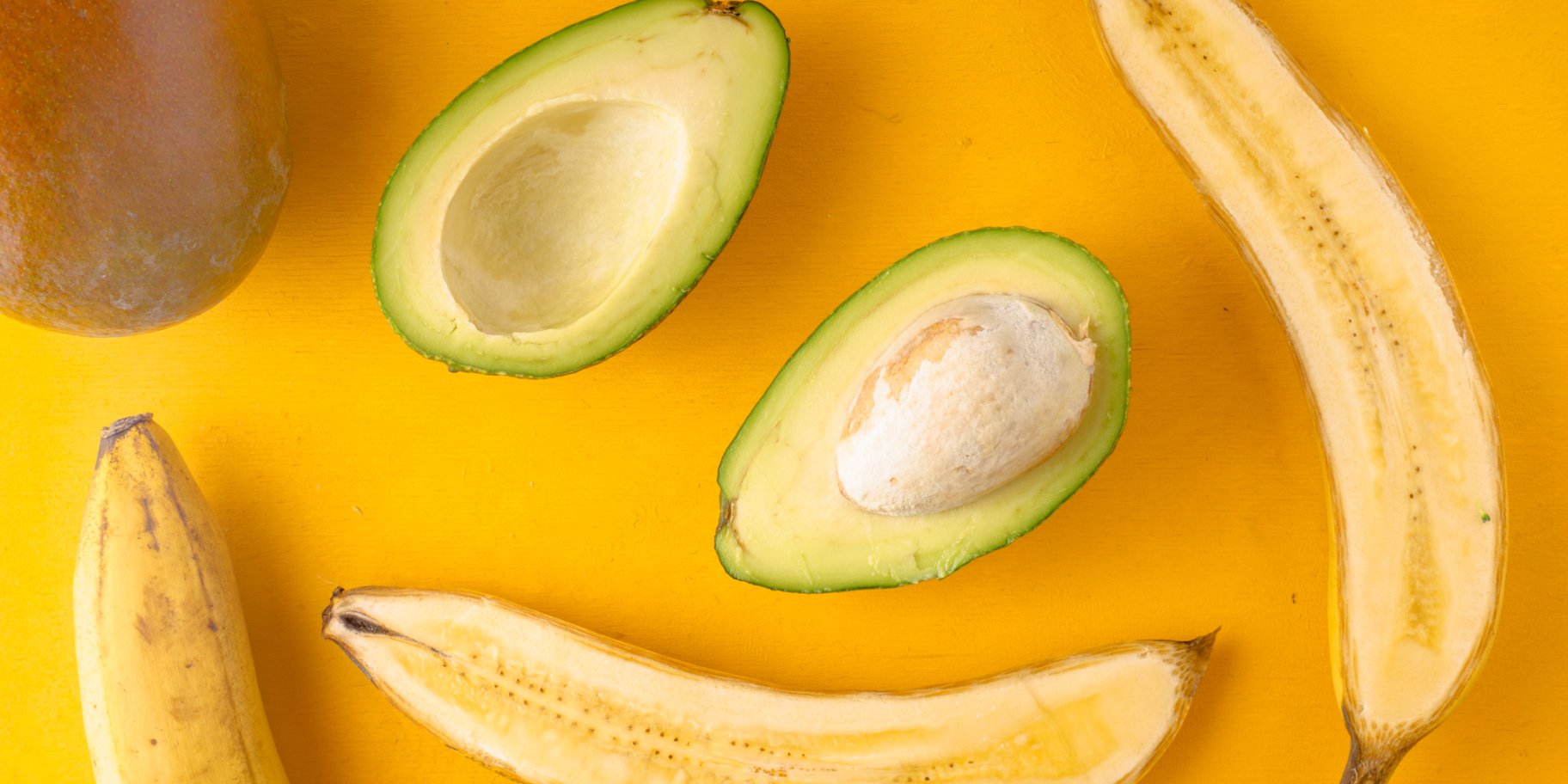 Банани та авокадо
