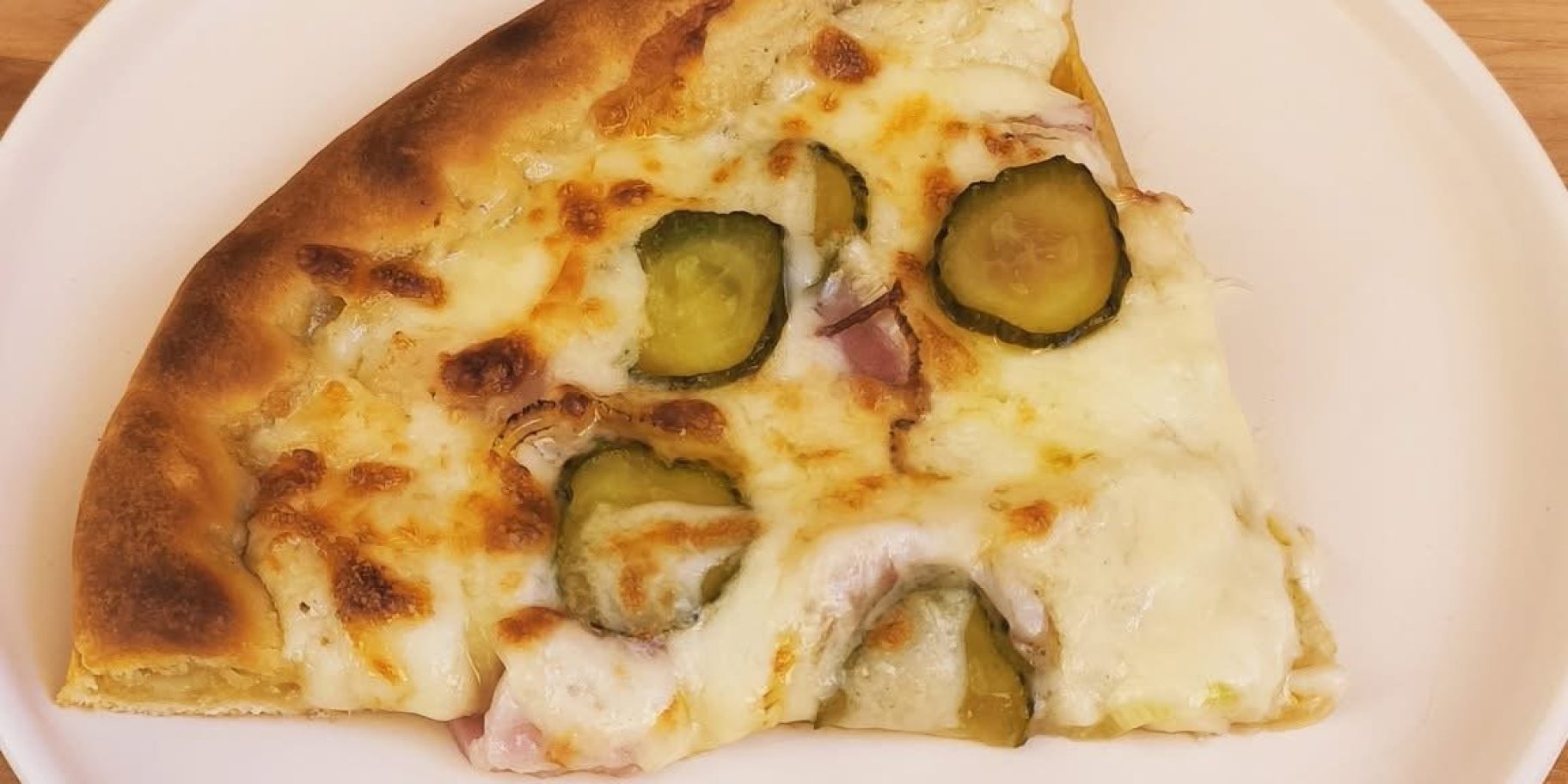 Піца з часниковим соусом, беконом