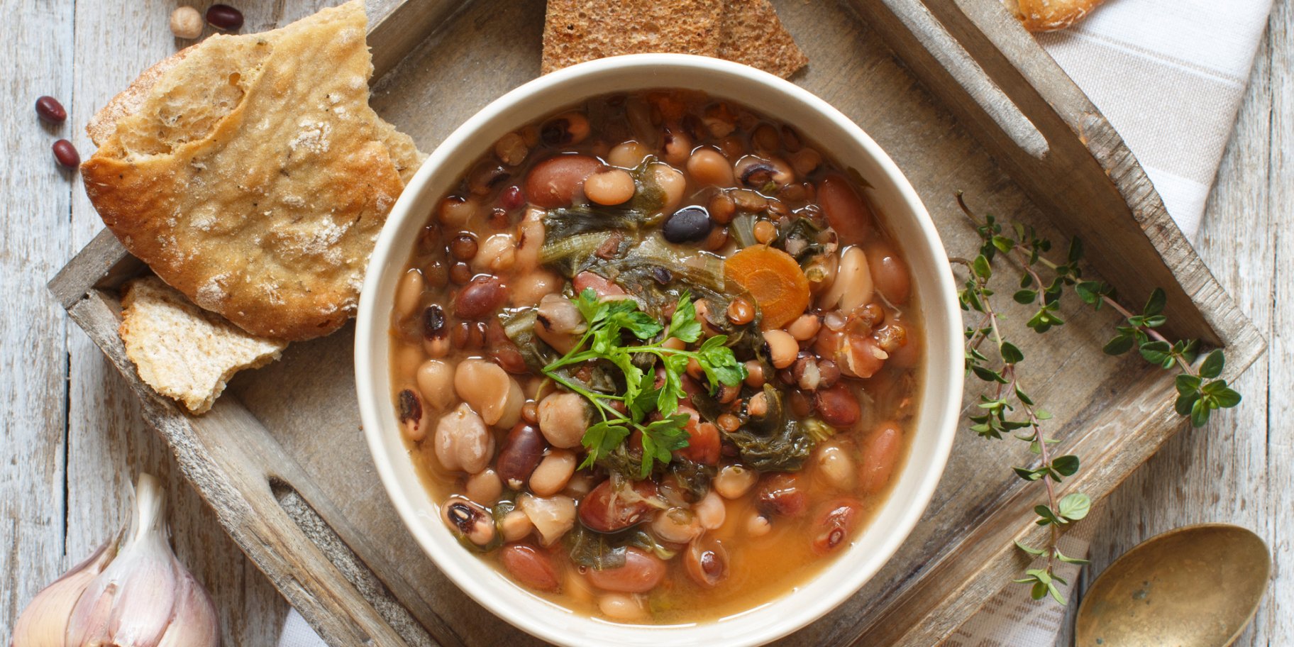 Суп из бобовых и перловки.