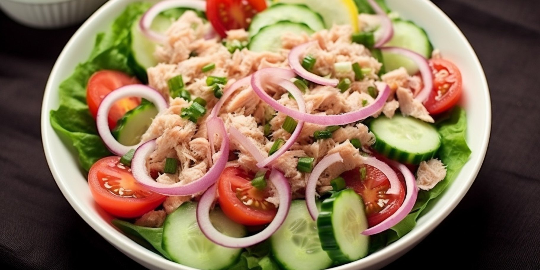 Салат с тунцом