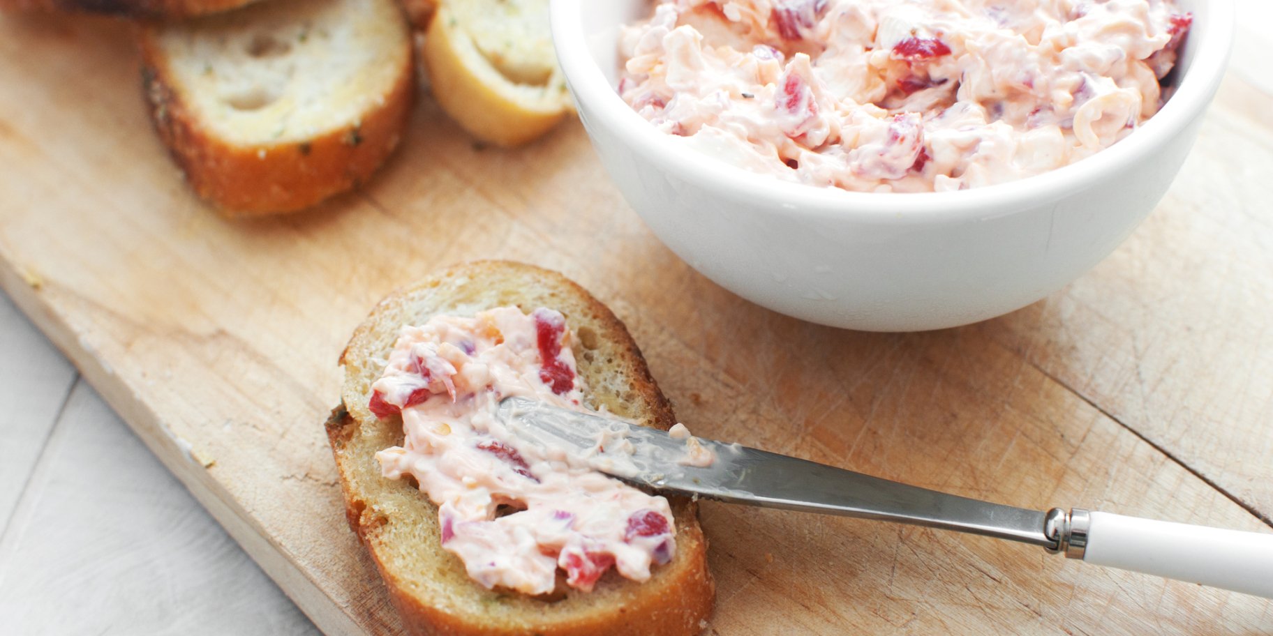 сирна намазка з томатами