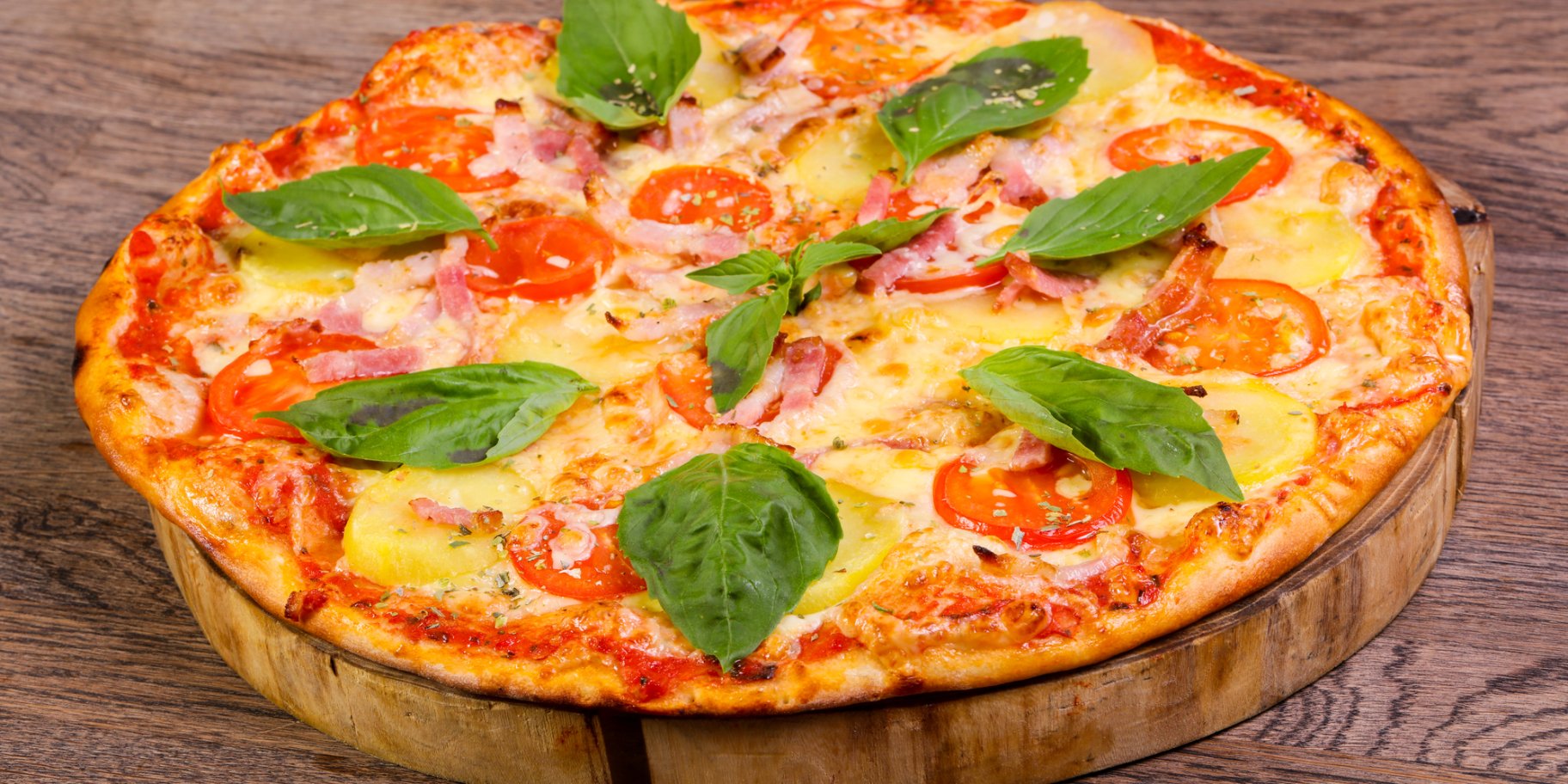 Пицца по-крестьянски с картофелем и беконом