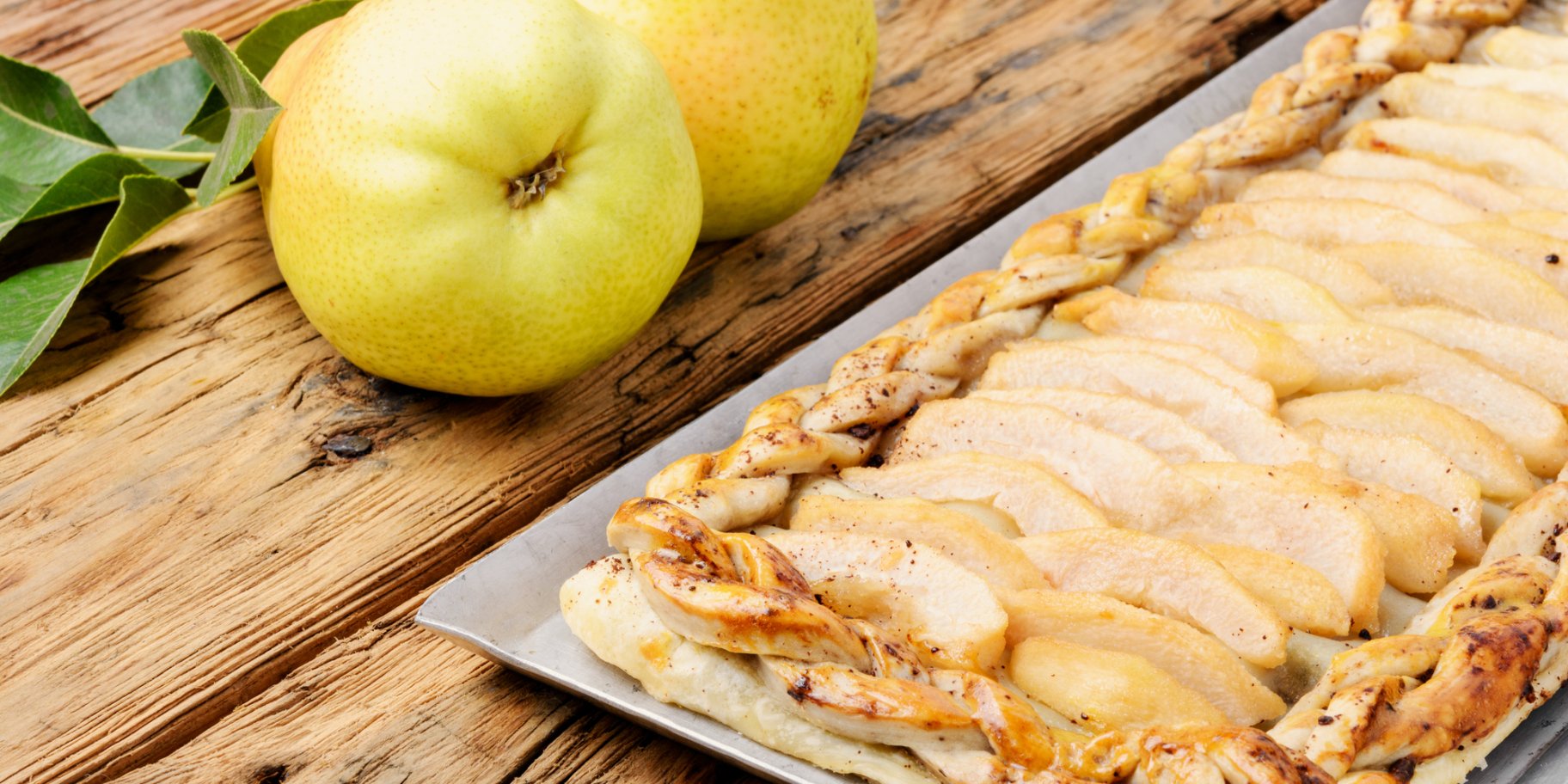 Грушевий пиріг з камамбером