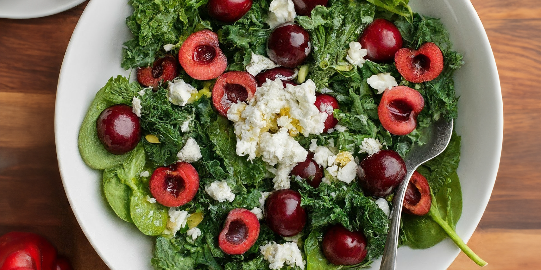 Салат з черешнею