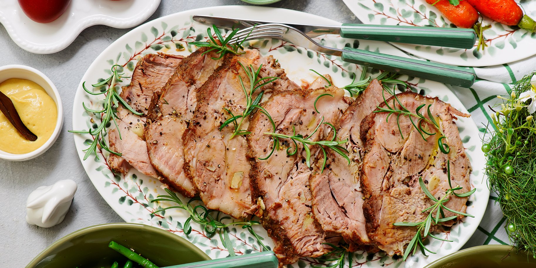 Домашняя буженина с чесноком и пряностями