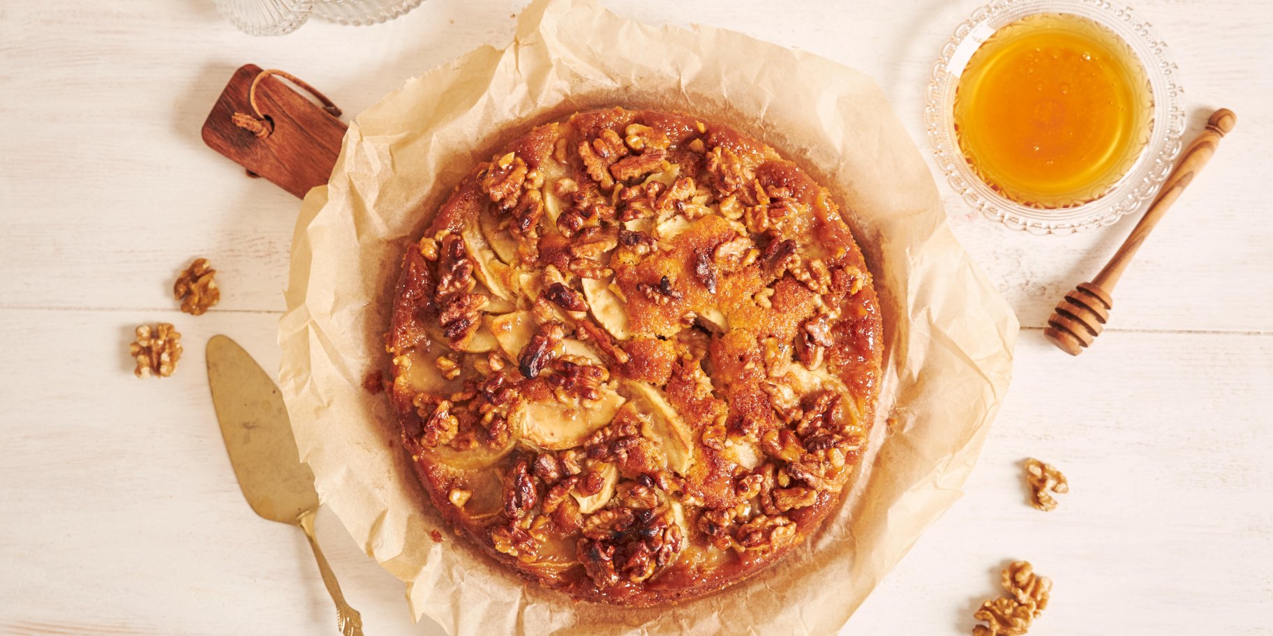 Пиріг з грушами і горіхами