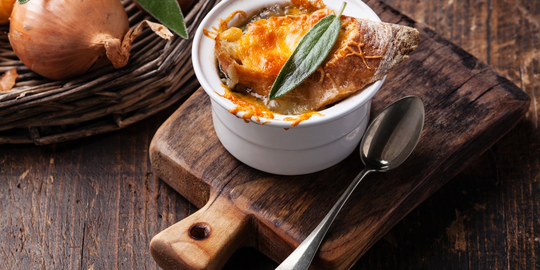 Простий французький цибулевий суп