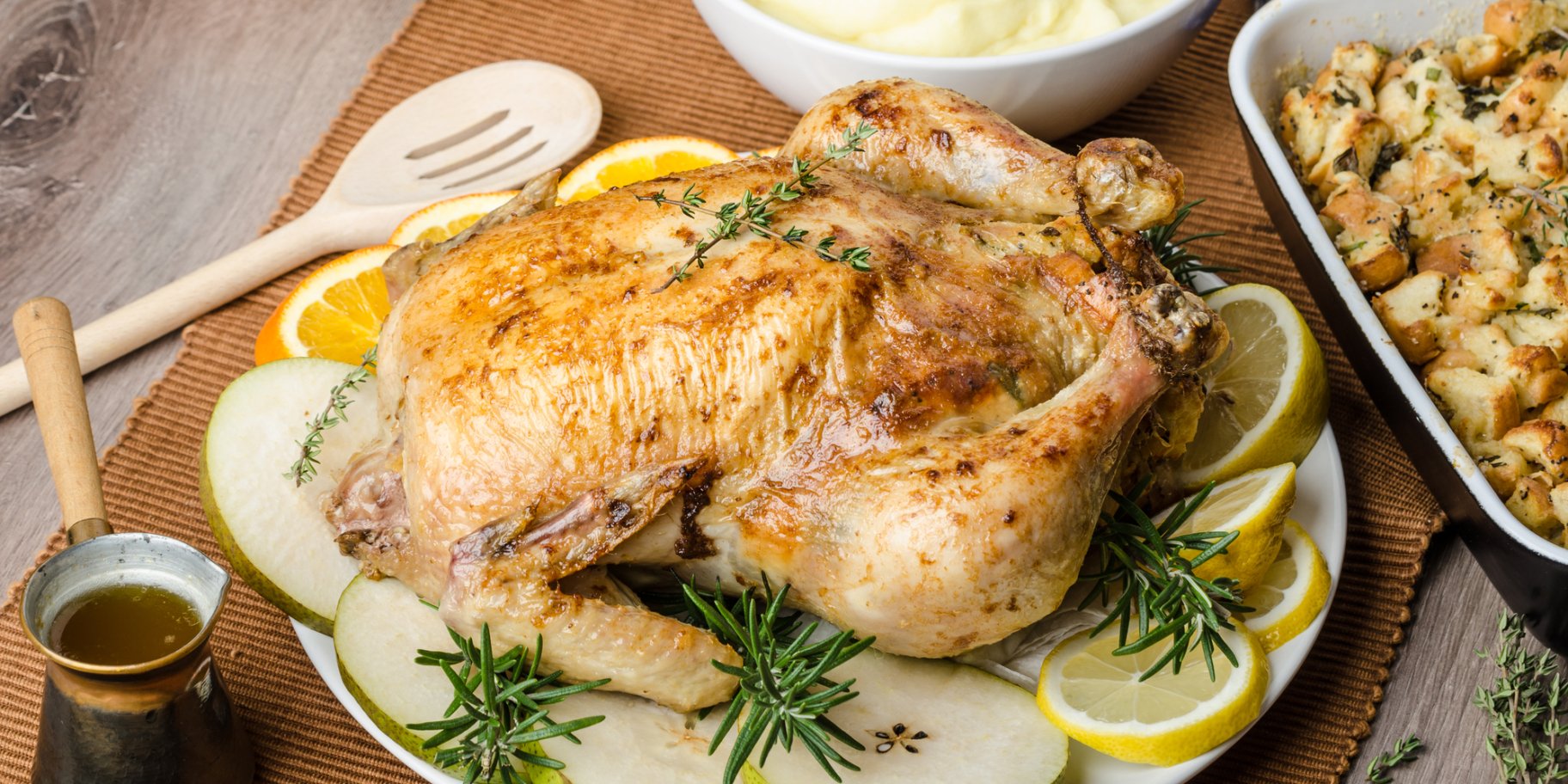 Фаршированная курица с картофелем