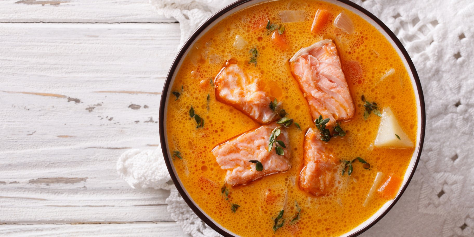 Суп з консервованої горбуші з картоплею