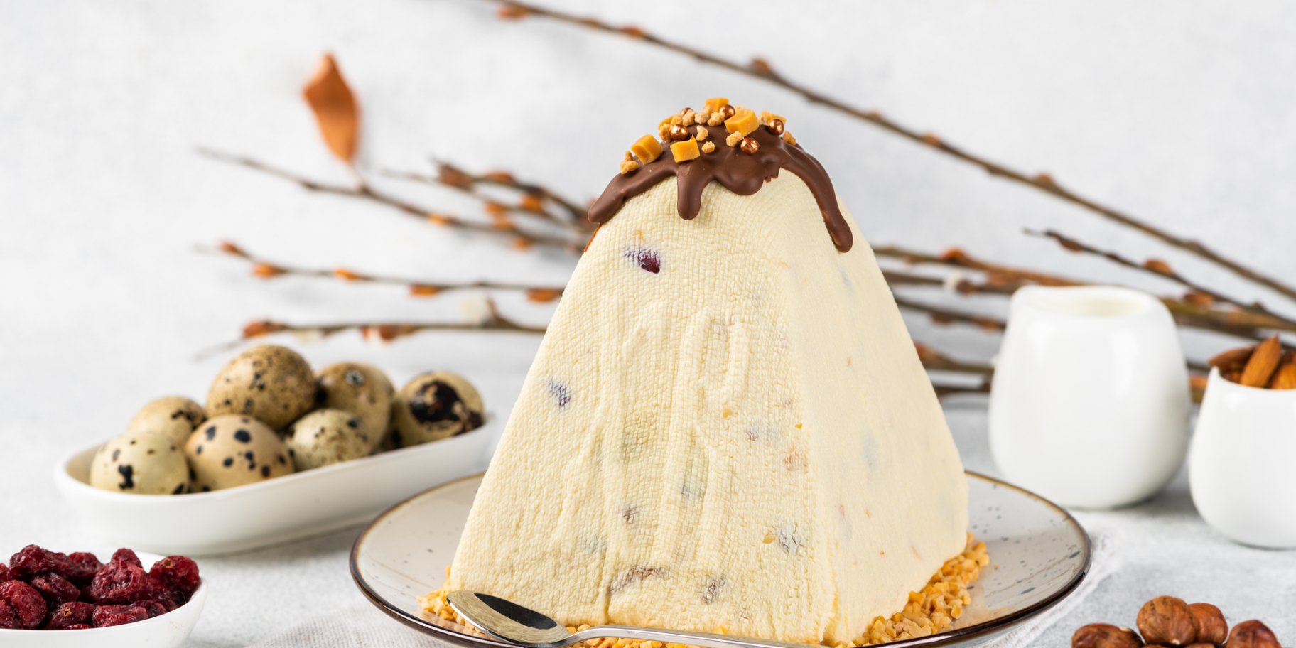 Сирна паска з родзинками