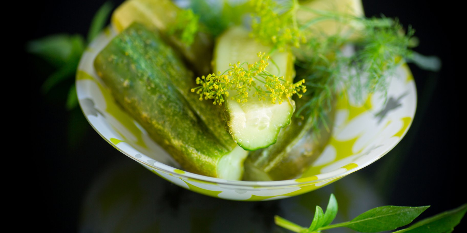 Малосольні огірки