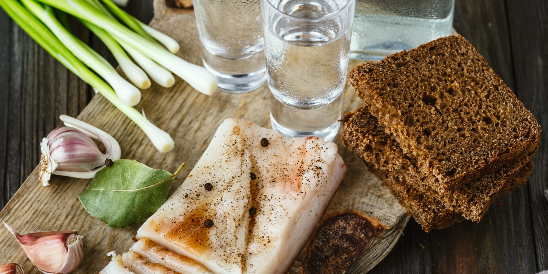 Сало з горілкою і часником