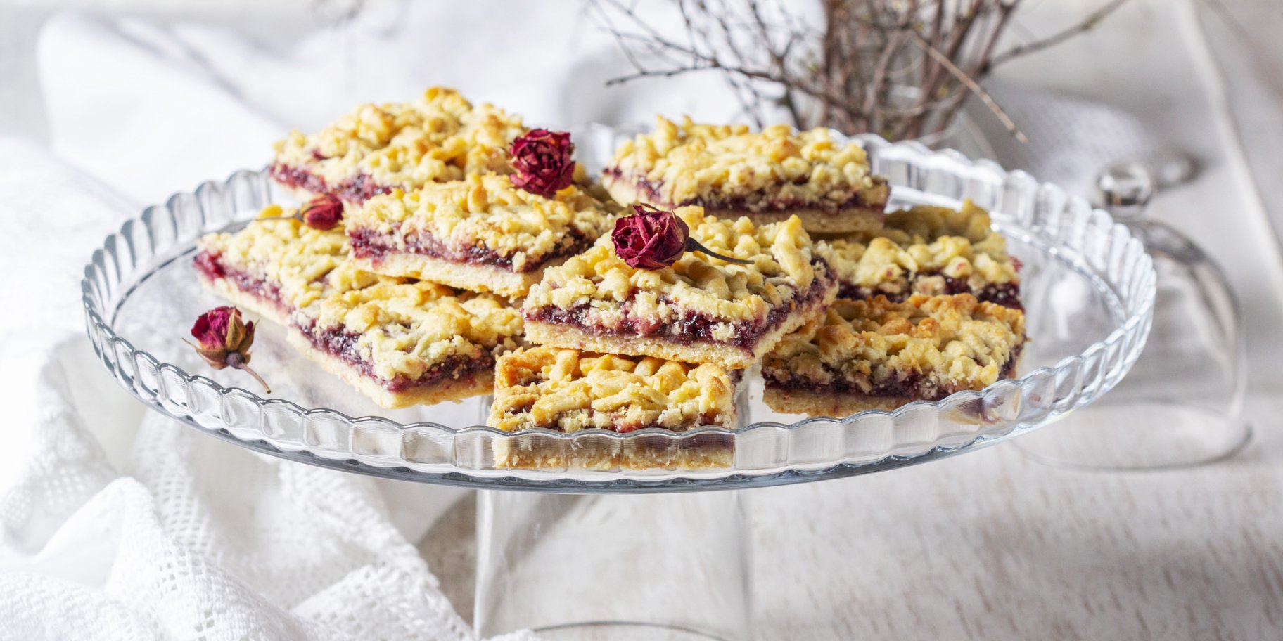 Тертий пиріг з варенням