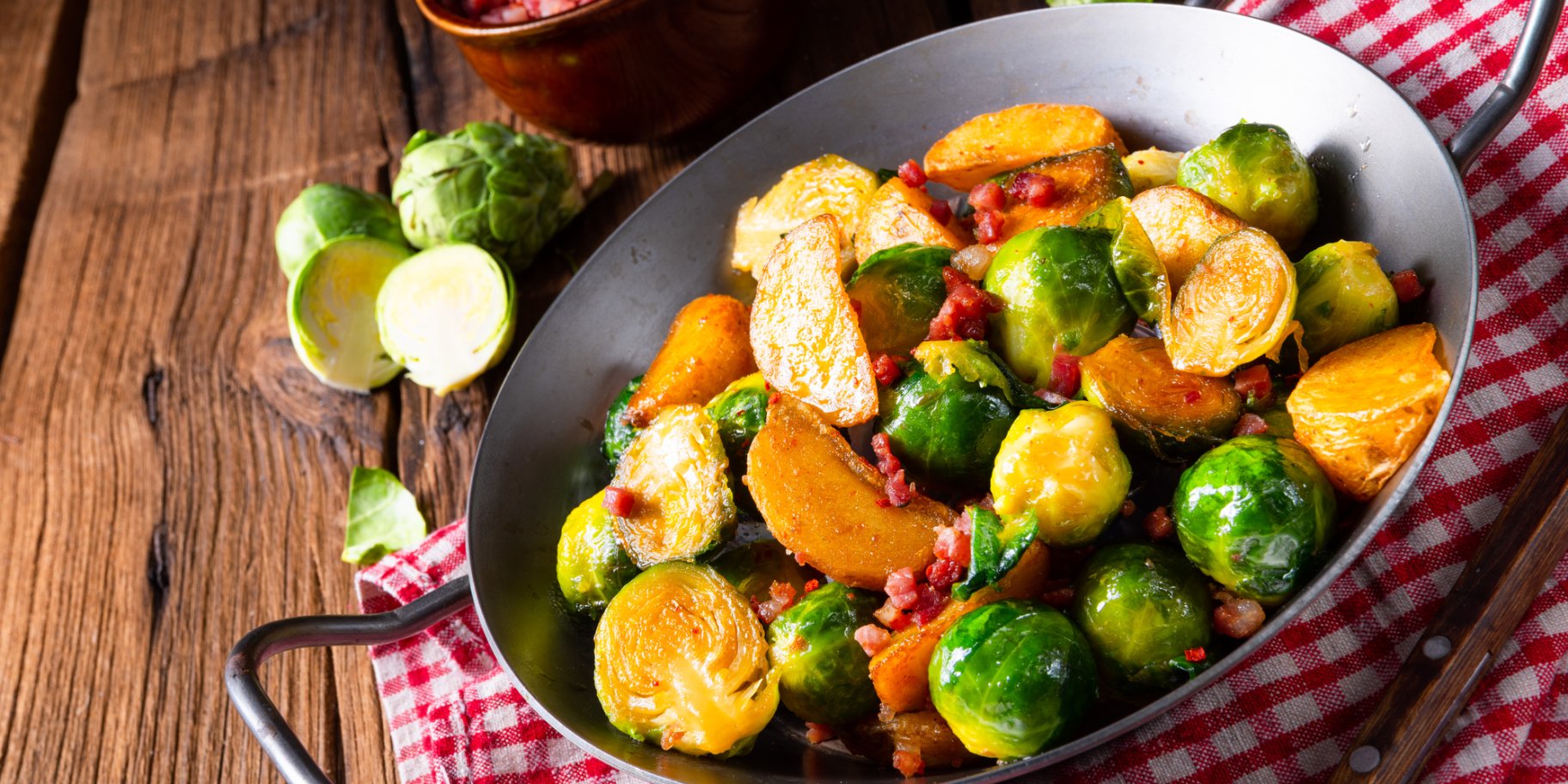 Брюссельська капуста зі смаженими горіхами