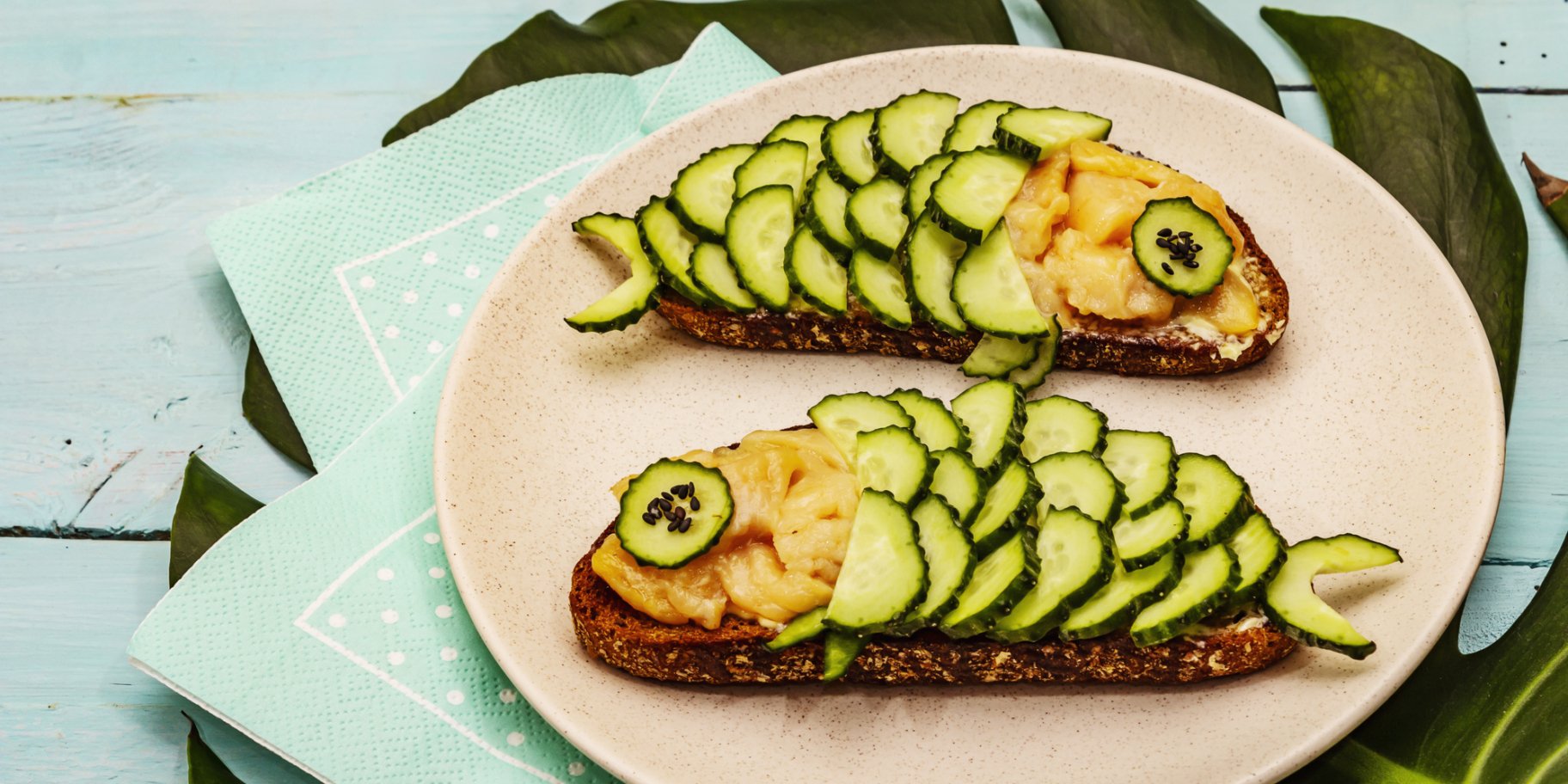 бутерброд «Рибка» з огірком і лососем