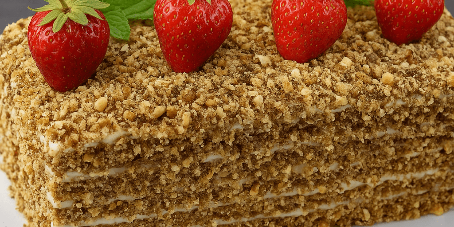 Торт з вафель «Полуниця в сметані»