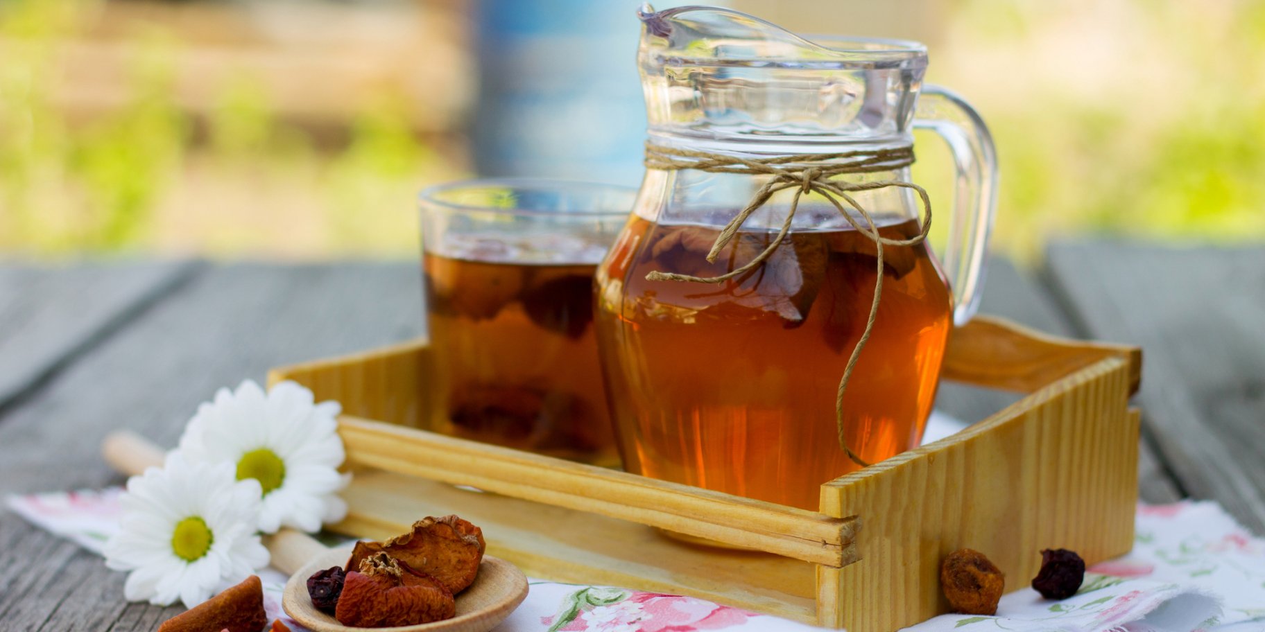 Березовий сік із сухофруктами