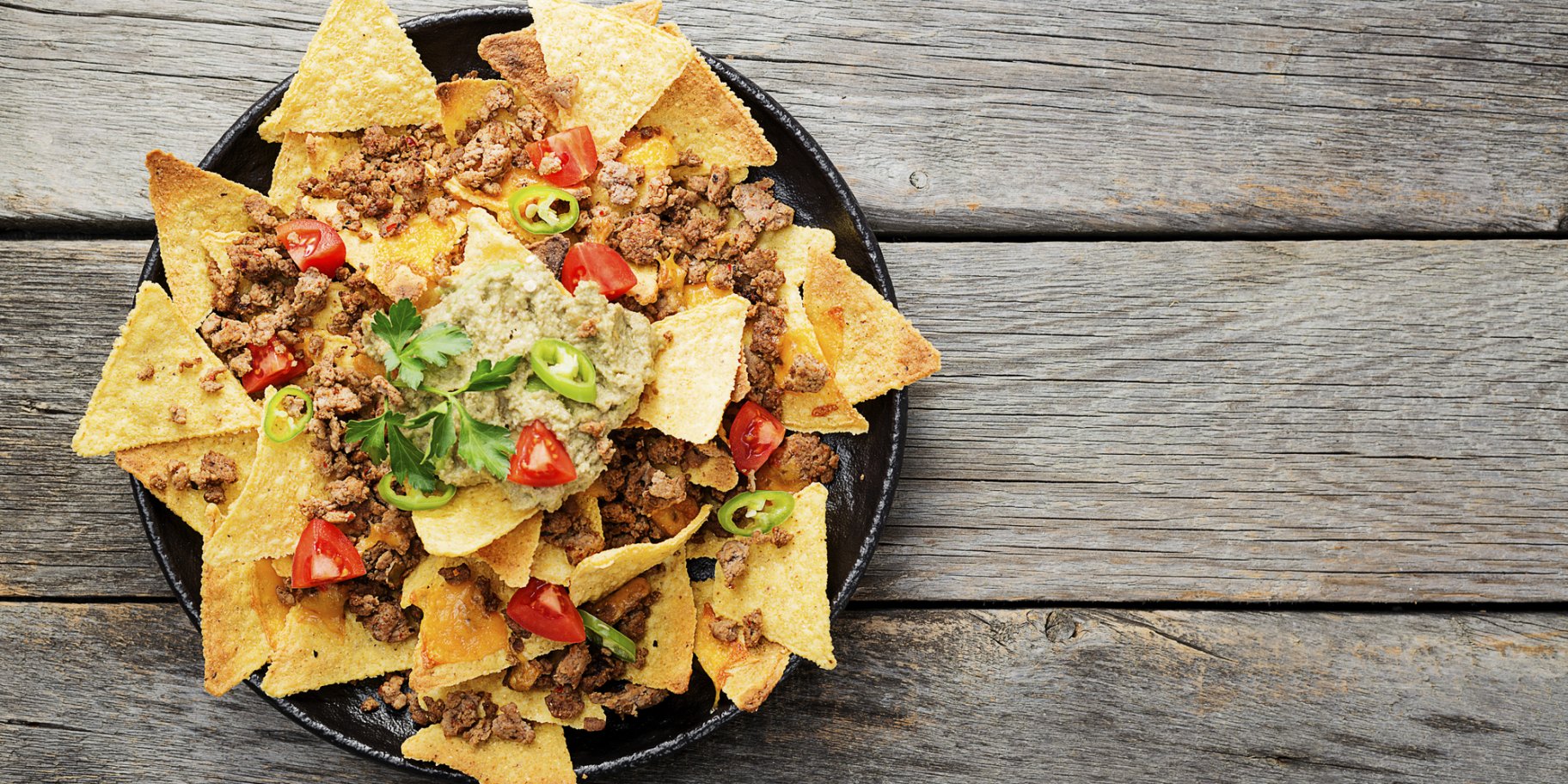 Начос з фаршем та гуакамоле
