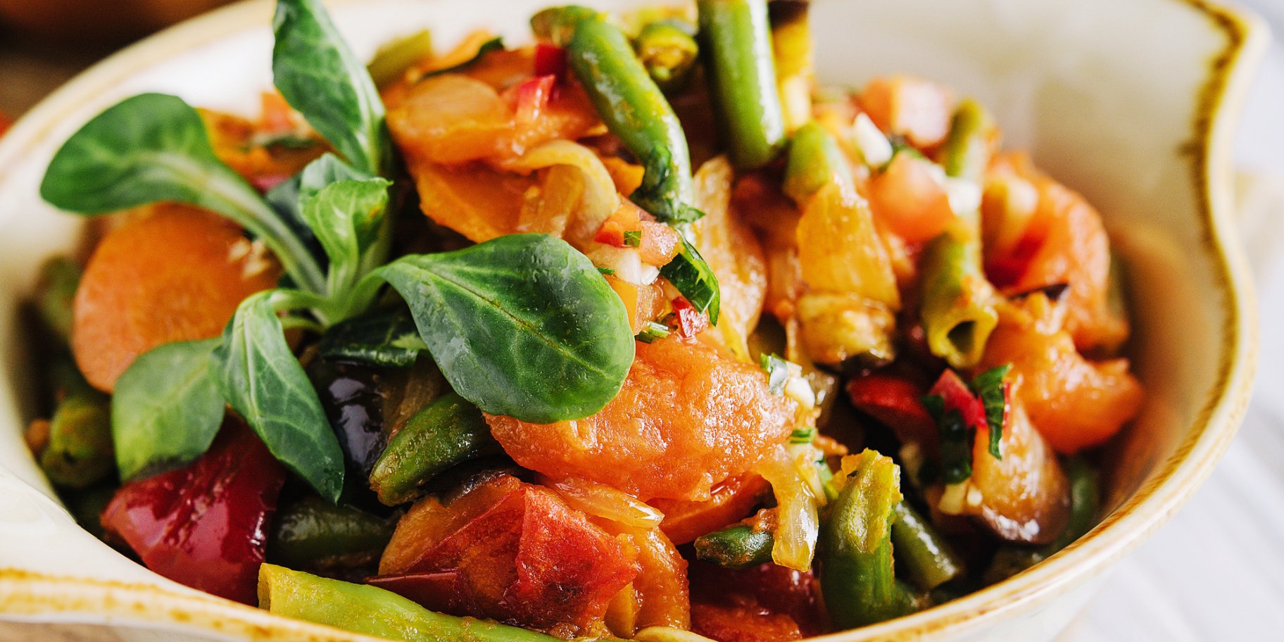 Теплий салат із зеленої квасолі