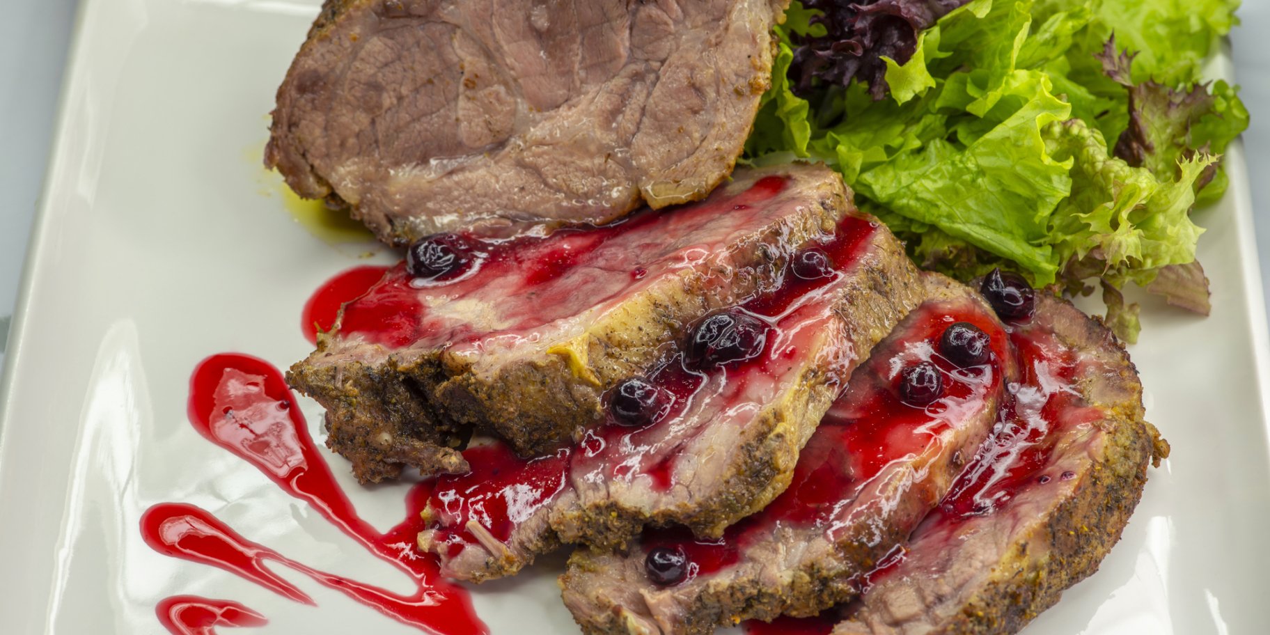 Свинина с соусом из смородины