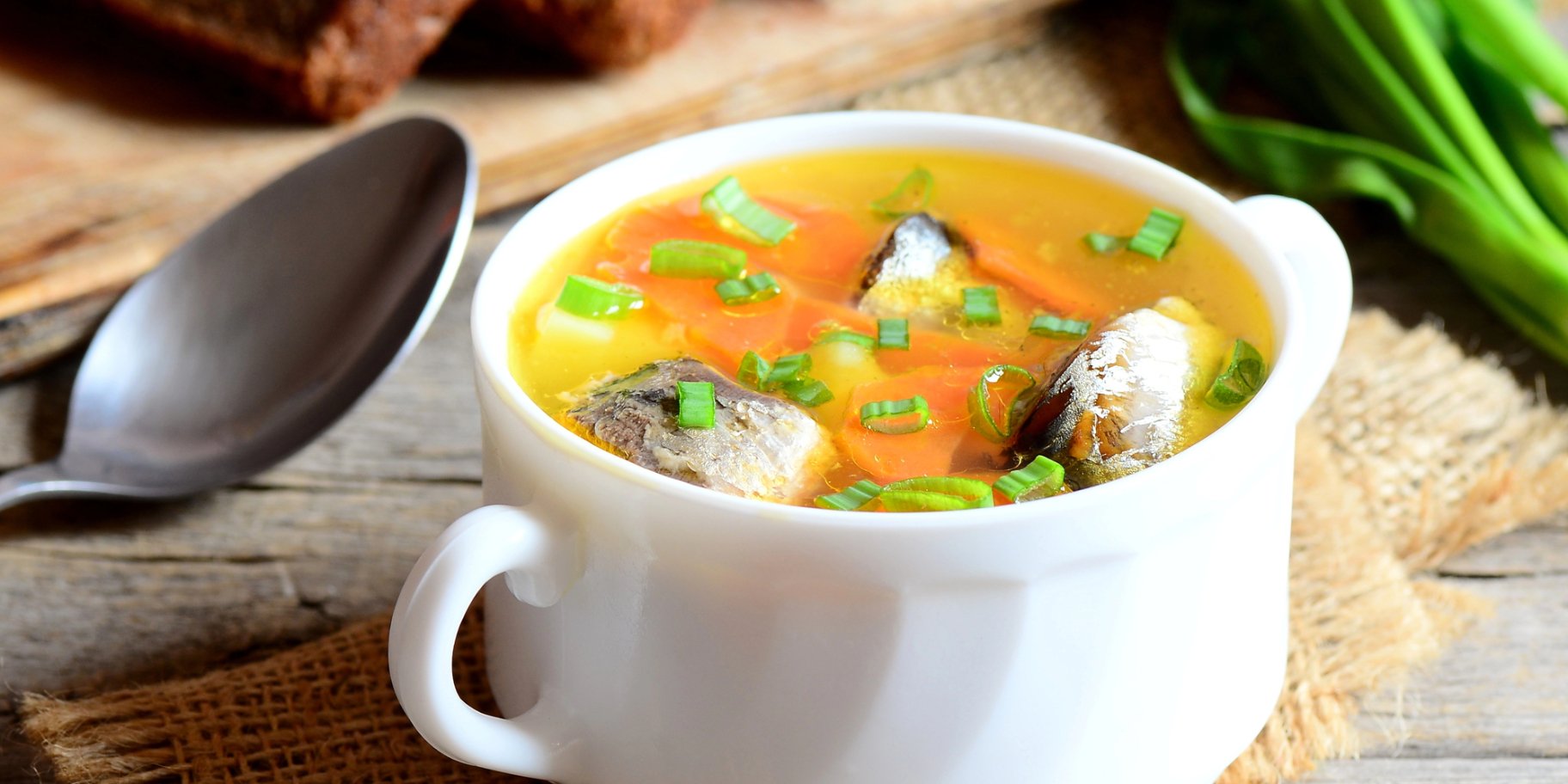 Суп зі скумбрією