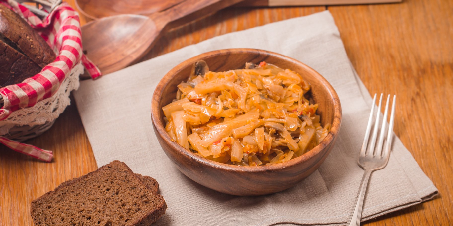 Капуста з грибами у горщику