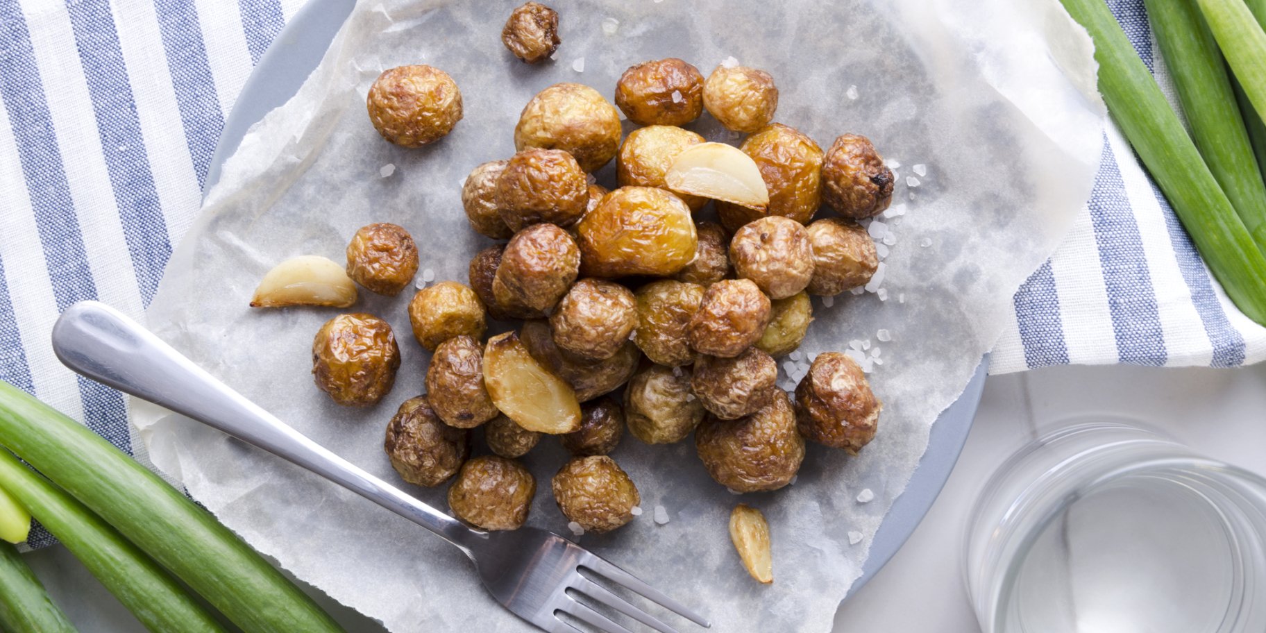 Запечена молода картопля