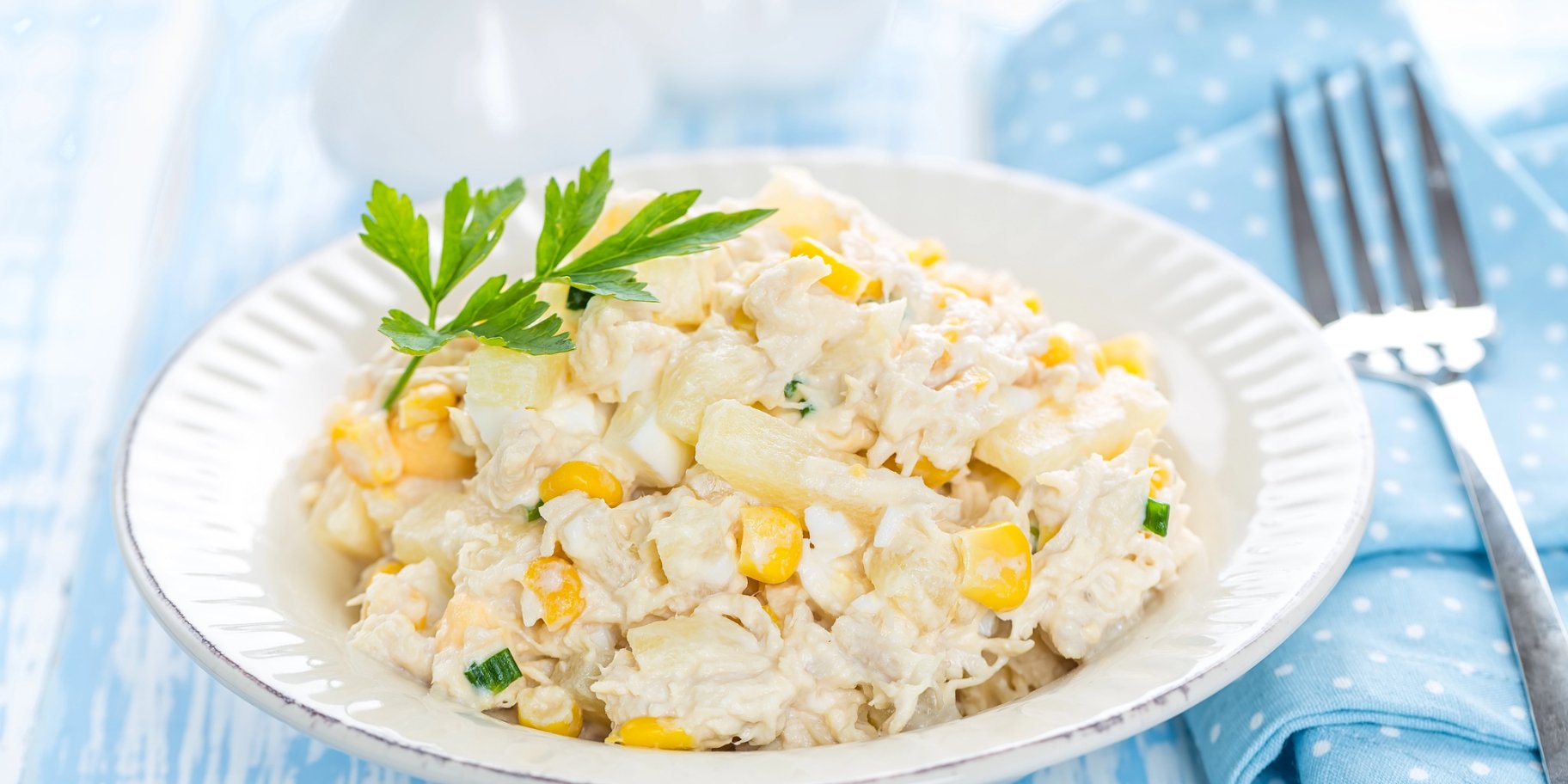 Салат з яйцем і кукурудзою