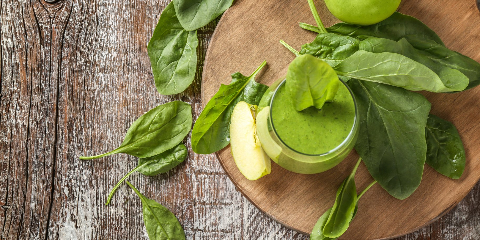 Шпинатний соус та листя шпинату