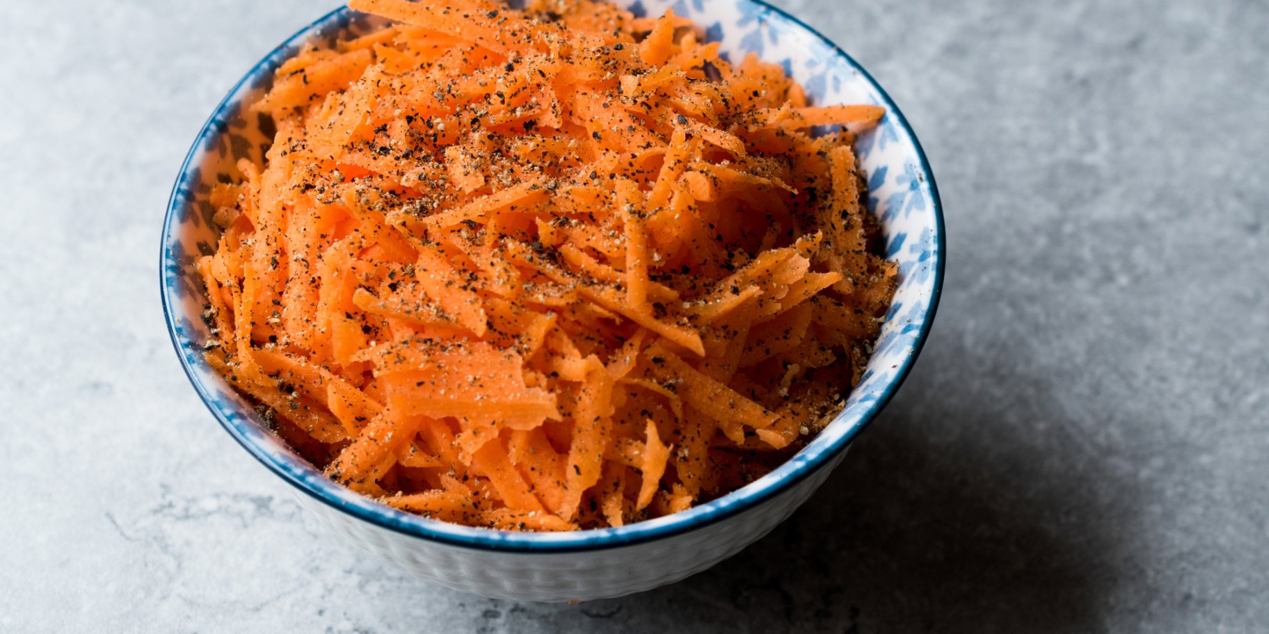 Морква по-грузинськи з горіхами