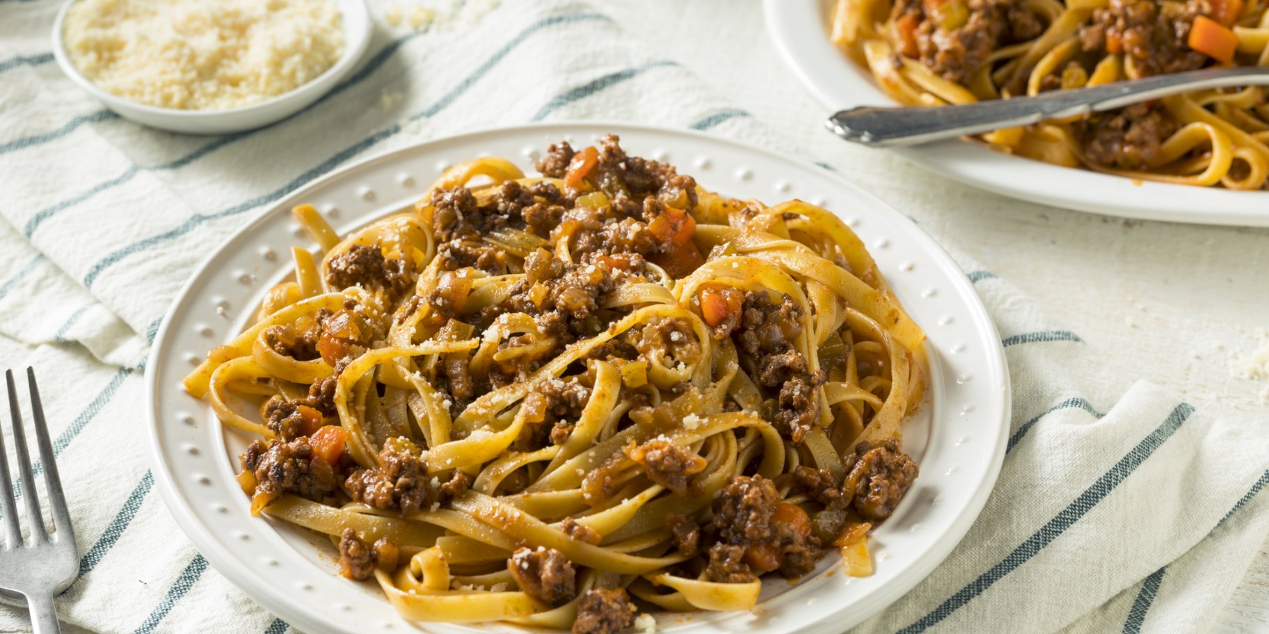 Паста з телятиною і помідорами