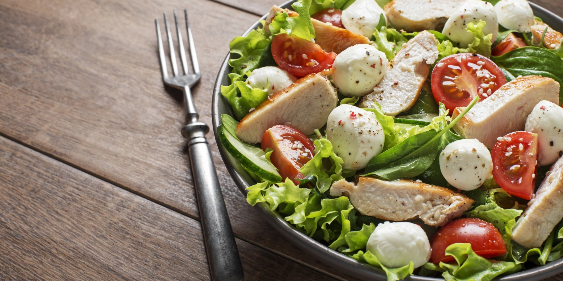 Салат капрезе з курячим філе