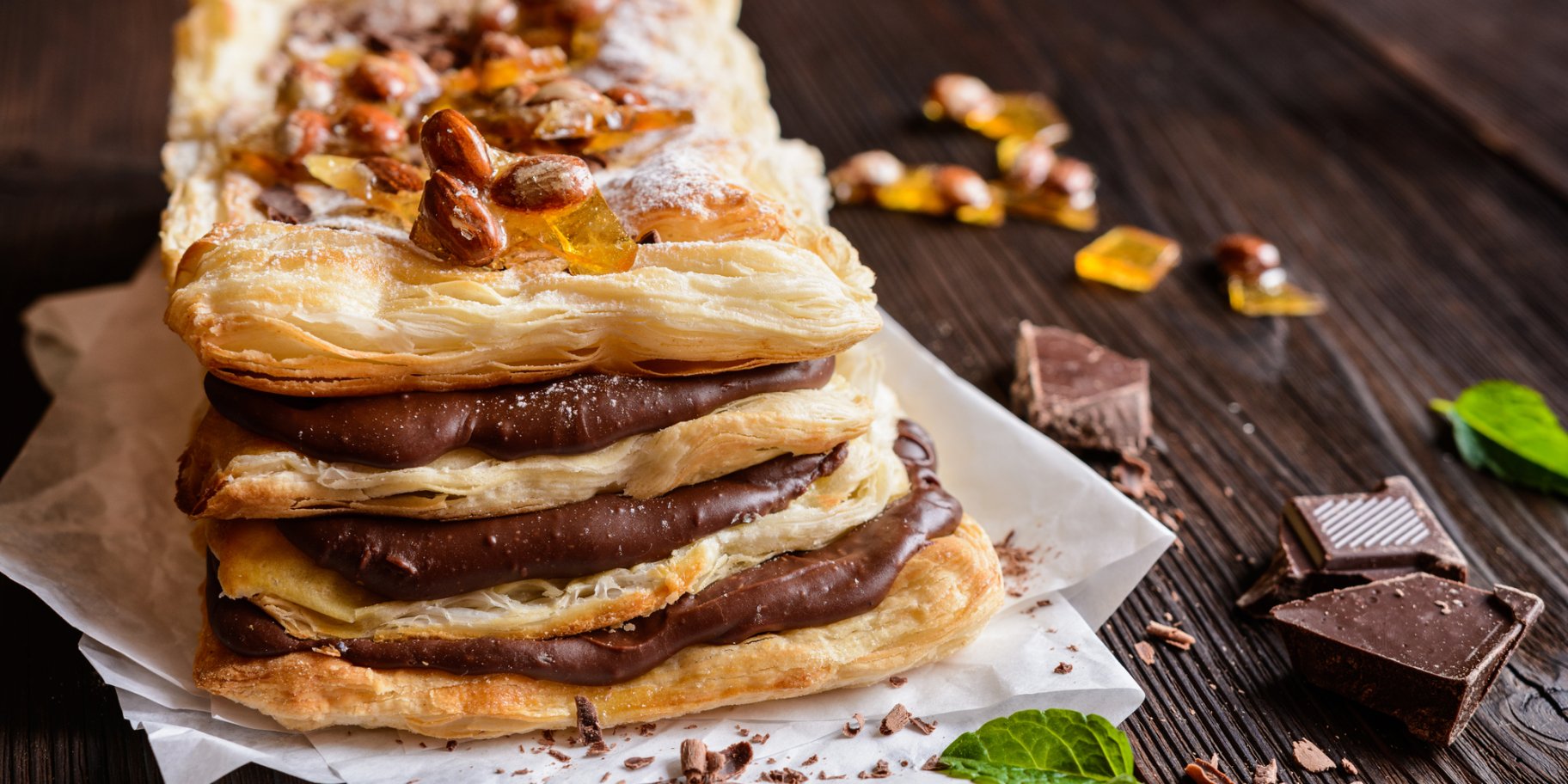 Листкове тісто з шоколадом