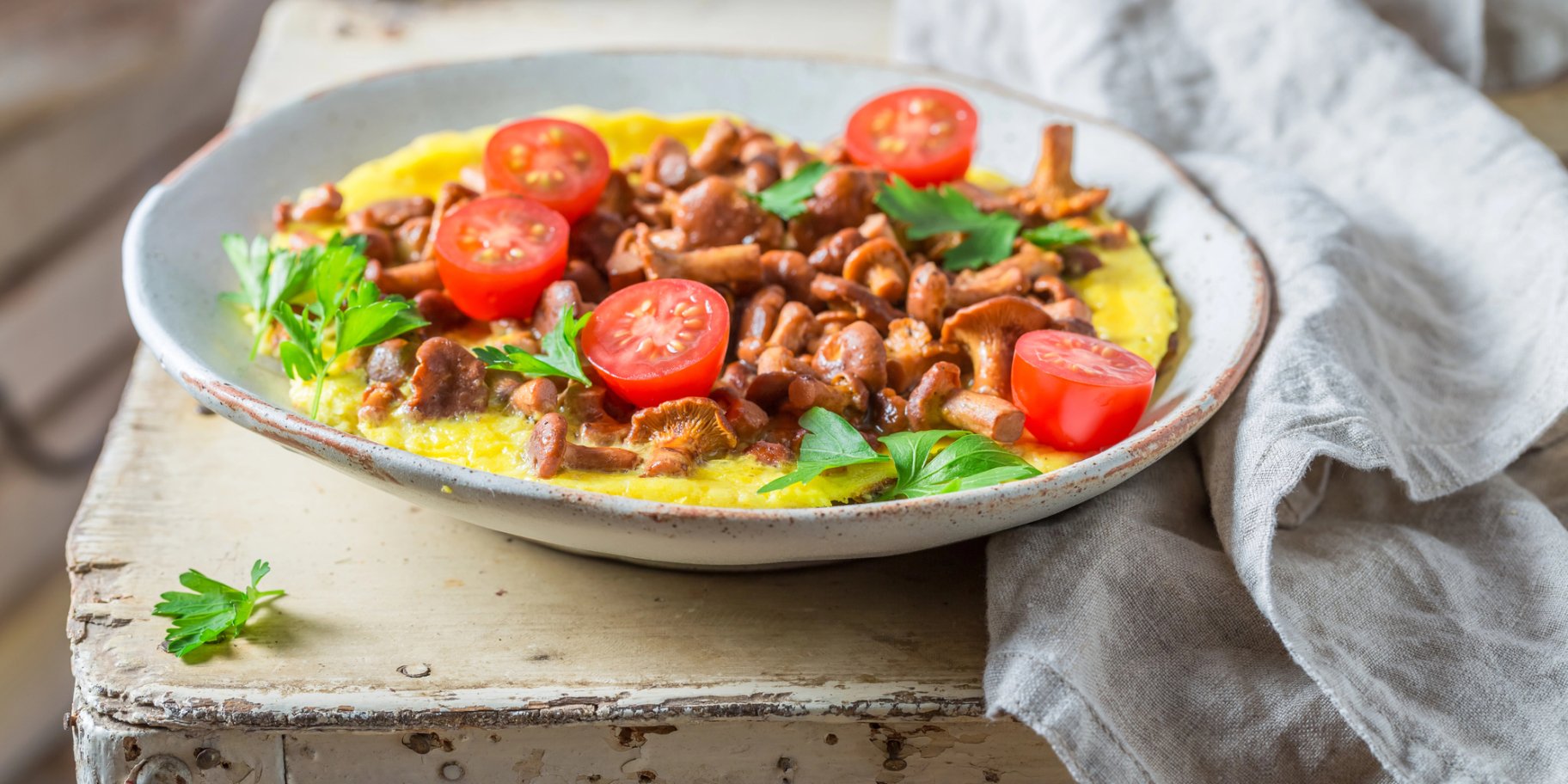 Лисички, смажені з помідорами