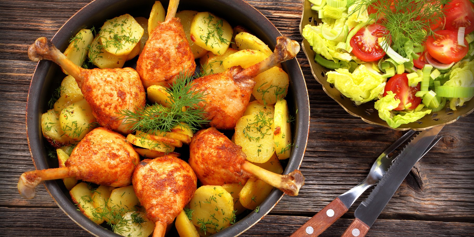 Курячі гомілки в сметані з картоплею