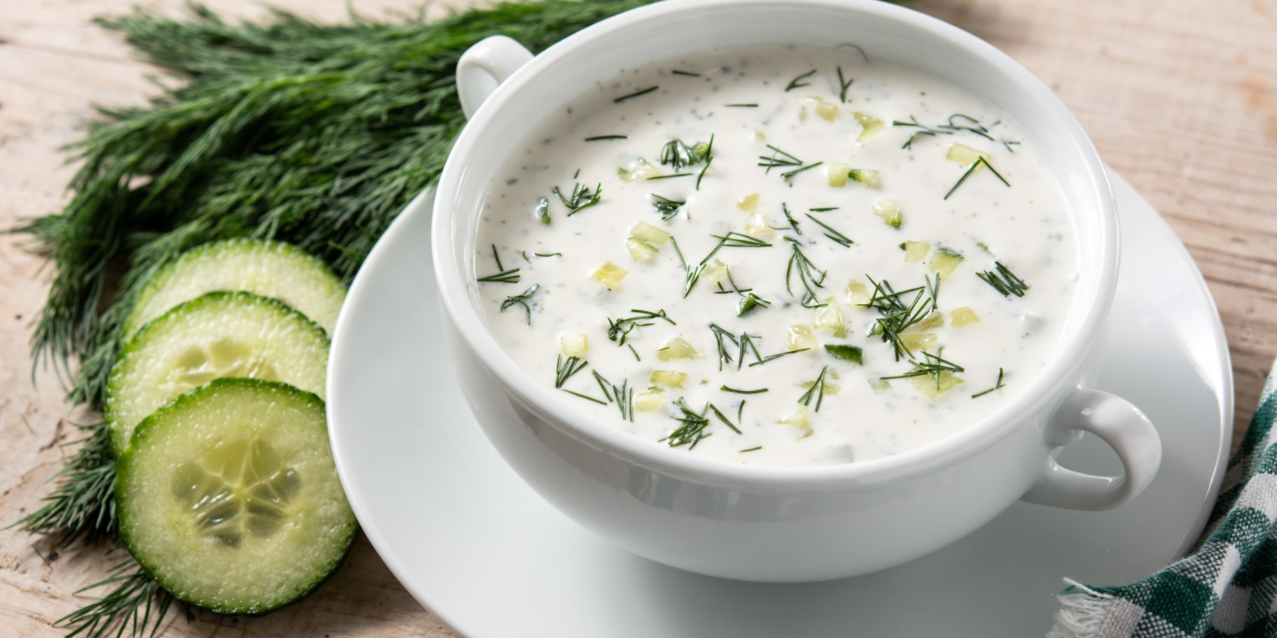 Холодний болгарський суп таратор