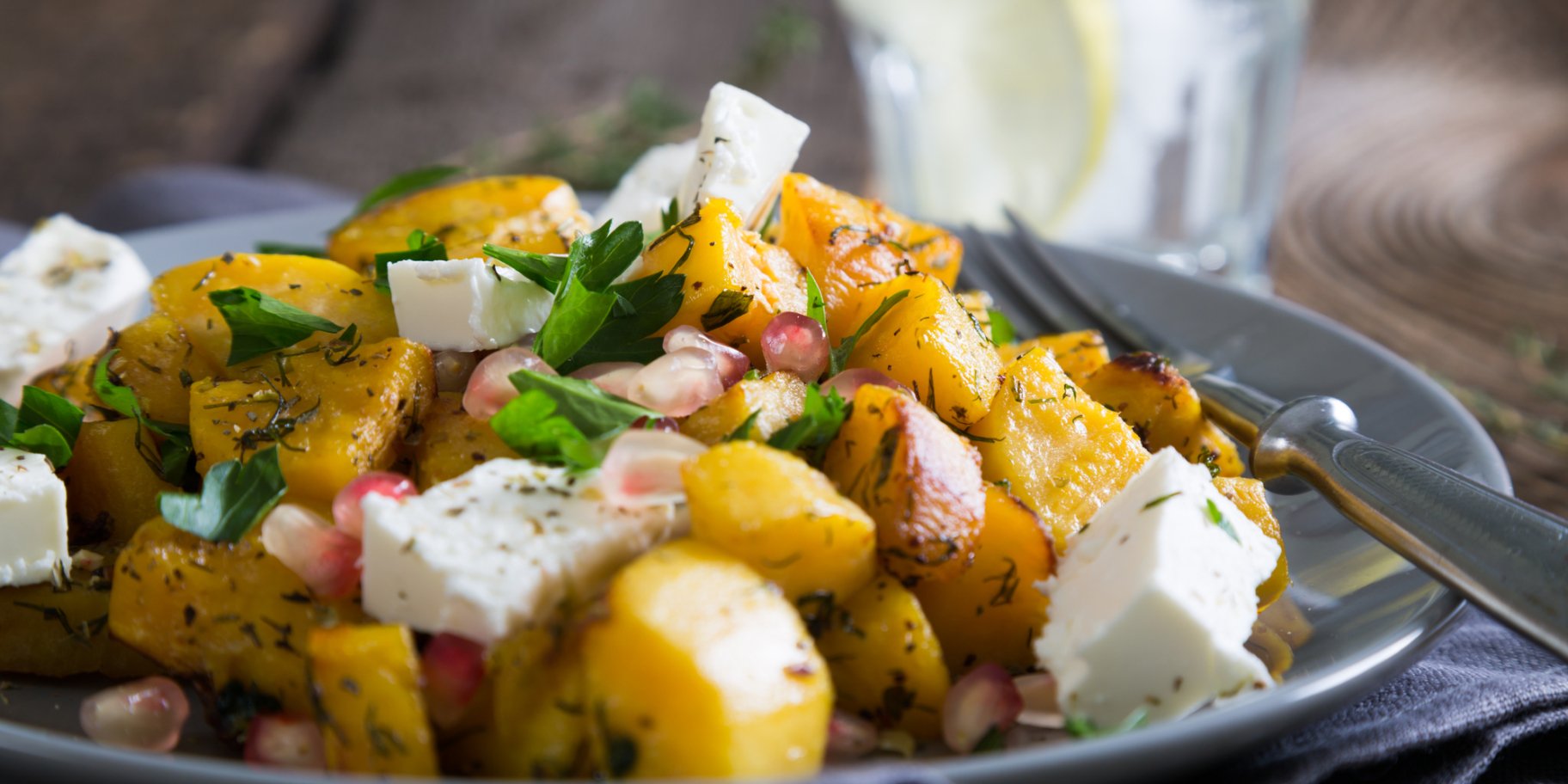 салат з бататом, фетою та гранатом