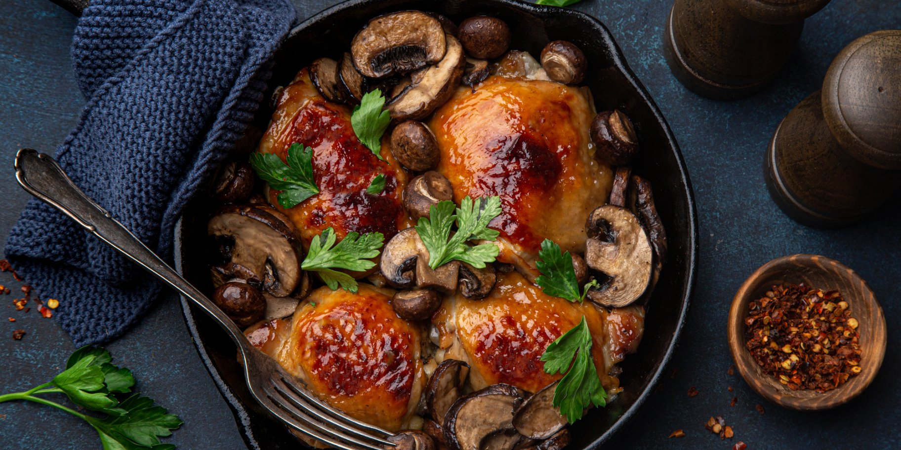 Куриные бедра с грибами