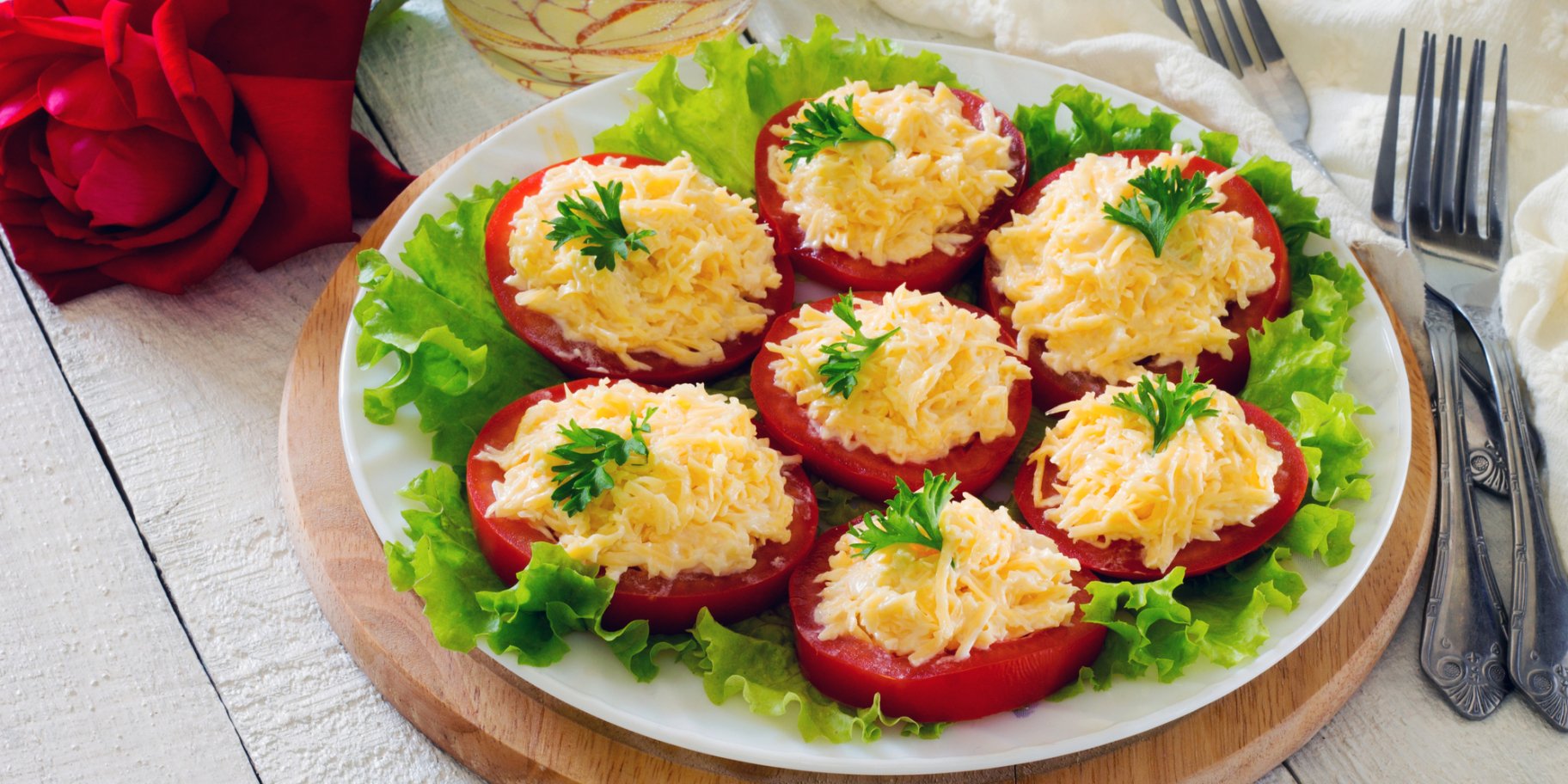 Закуска из помидоров и курятины