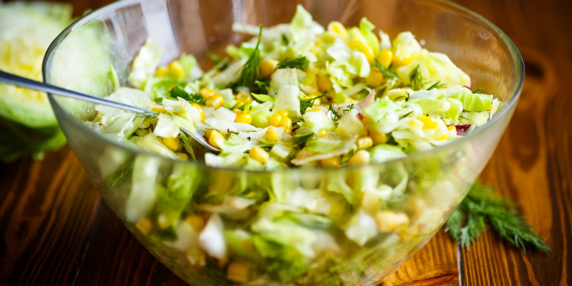 Салат з молодою капустою