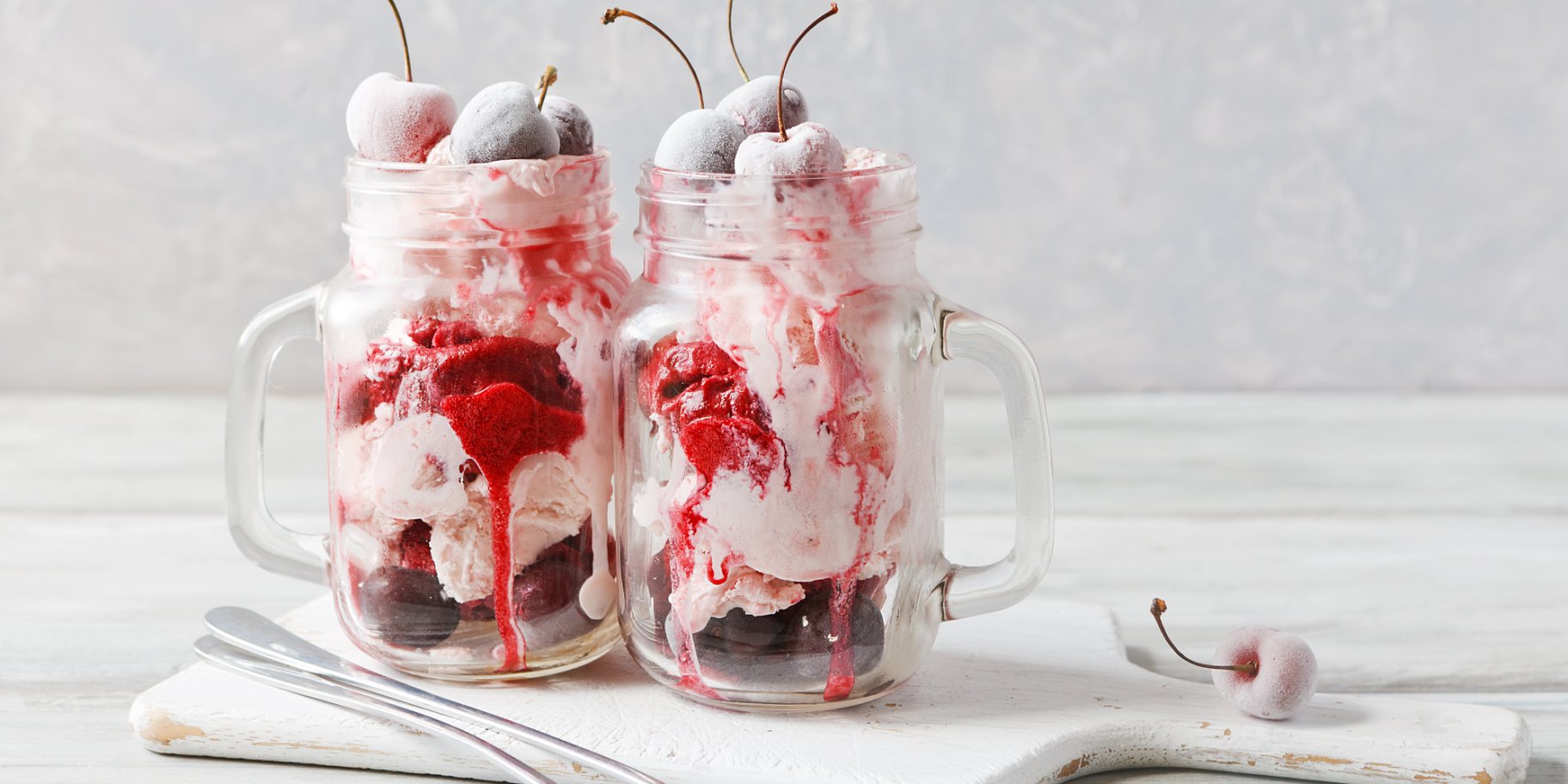 Вишнево-смородиновое мороженое