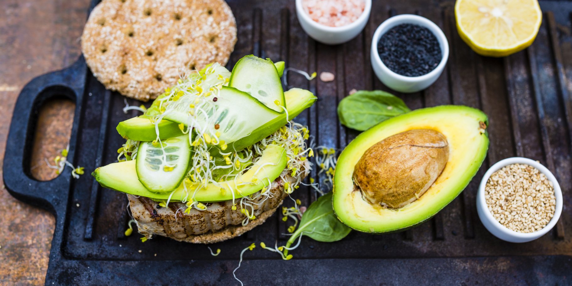 Бургер с тунцем