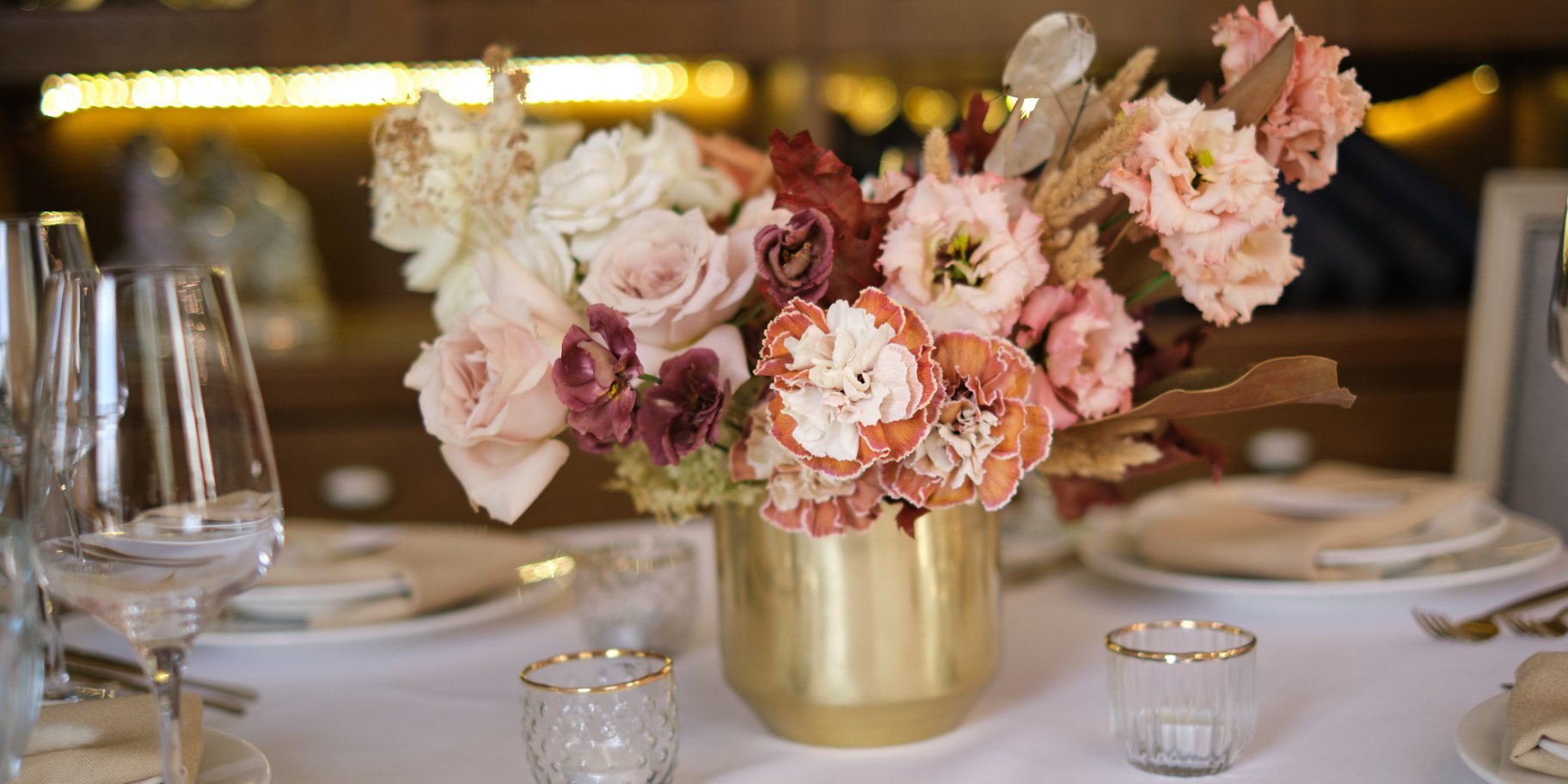 Святковий стіл, букет