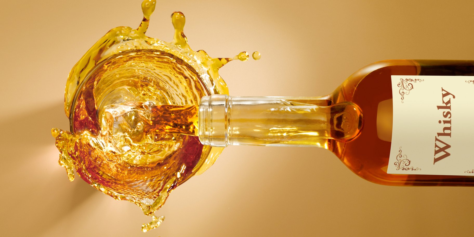 Пляшка віскі
