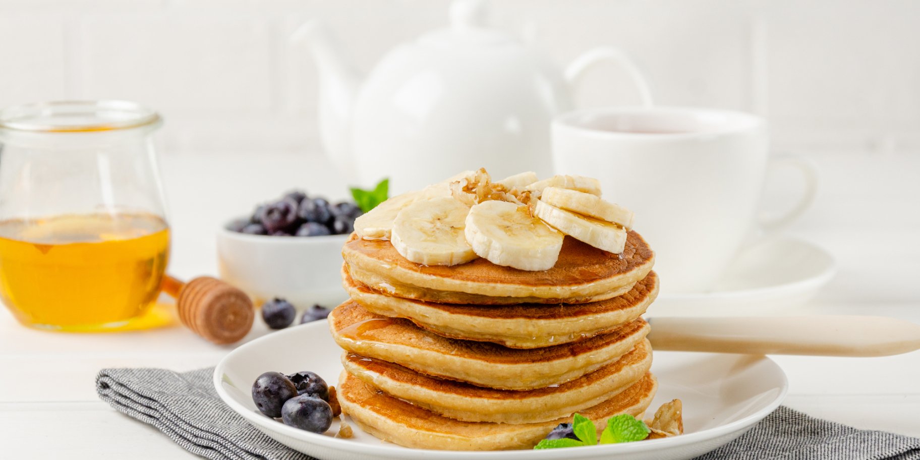 Йогуртовые блины с бананами